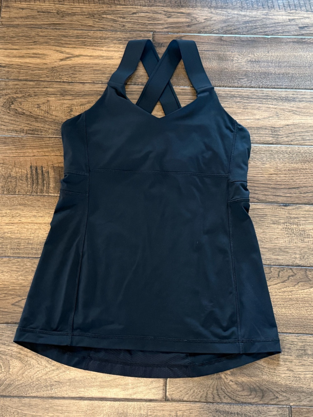 lululemon athletica Women’s Black Tank Top with Crossover Straps in Back, Sz 10